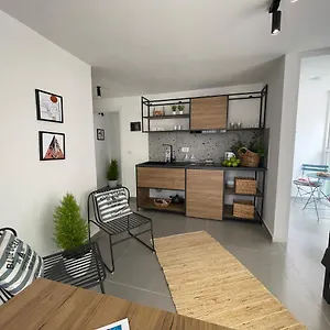 Vela 4 Apartment Sarande